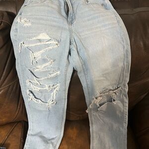 American Eagle Outfitters Light Blue Ripped Mom Straight Jean